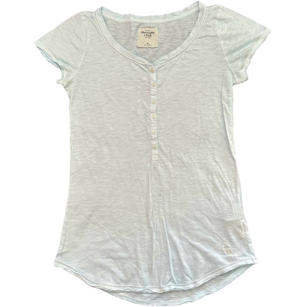 VTG ABERCROMBIE & FITCH LIGHT BLUE BUTTON-UP TEE SHIRT // SIZE MEDIUM🩵